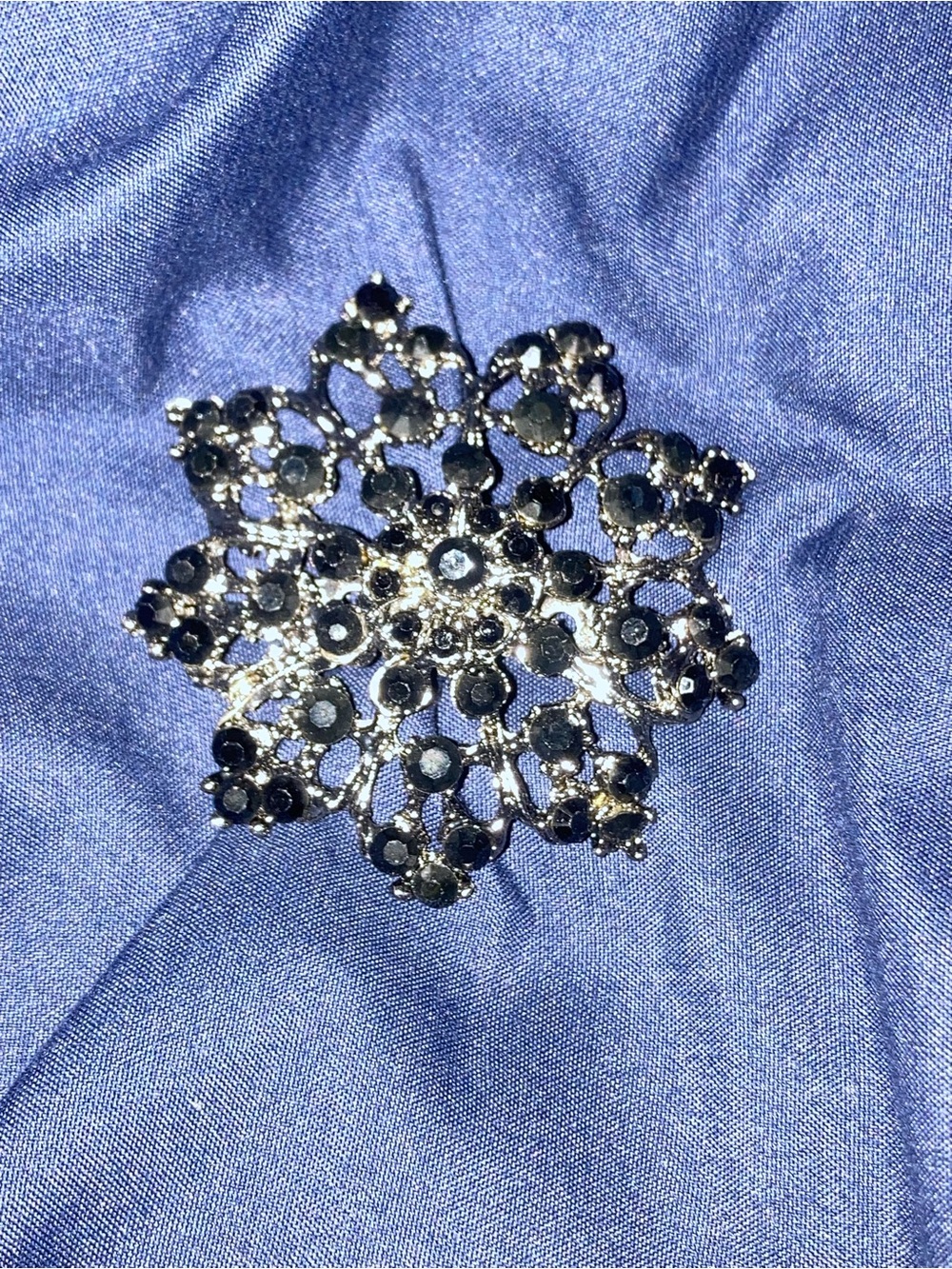 Sparkling Black Crystal Snowflake Brooch - Women Jewelry